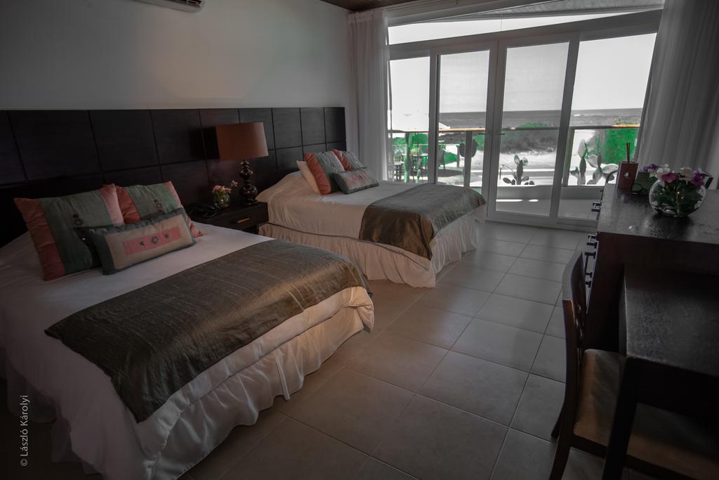 Iguana Crossing Boutique Hotel Puerto Villamil Exterior foto