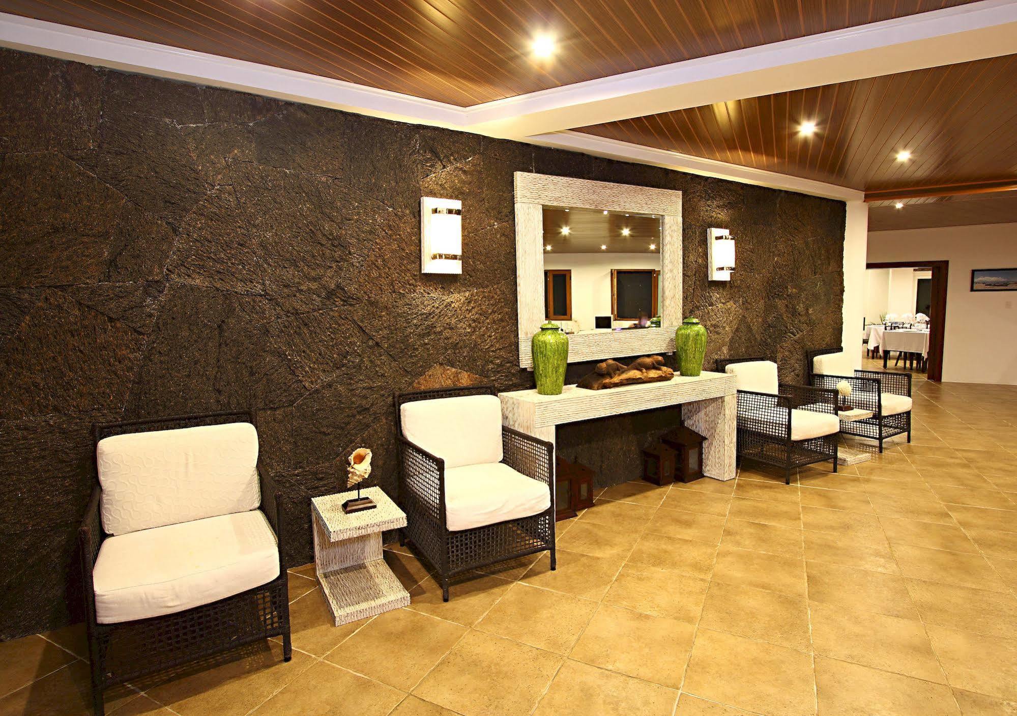 Iguana Crossing Boutique Hotel Puerto Villamil Exterior foto